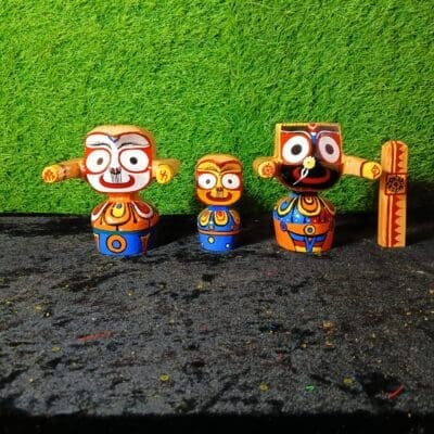 Kripa-Sindhu Vigraha – The Graceful Neem Deities