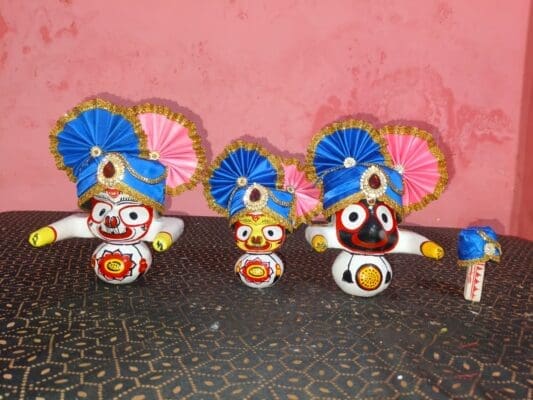 Paramjyoti Mukut: Pink & Blue Floral Crown (4 Parts)