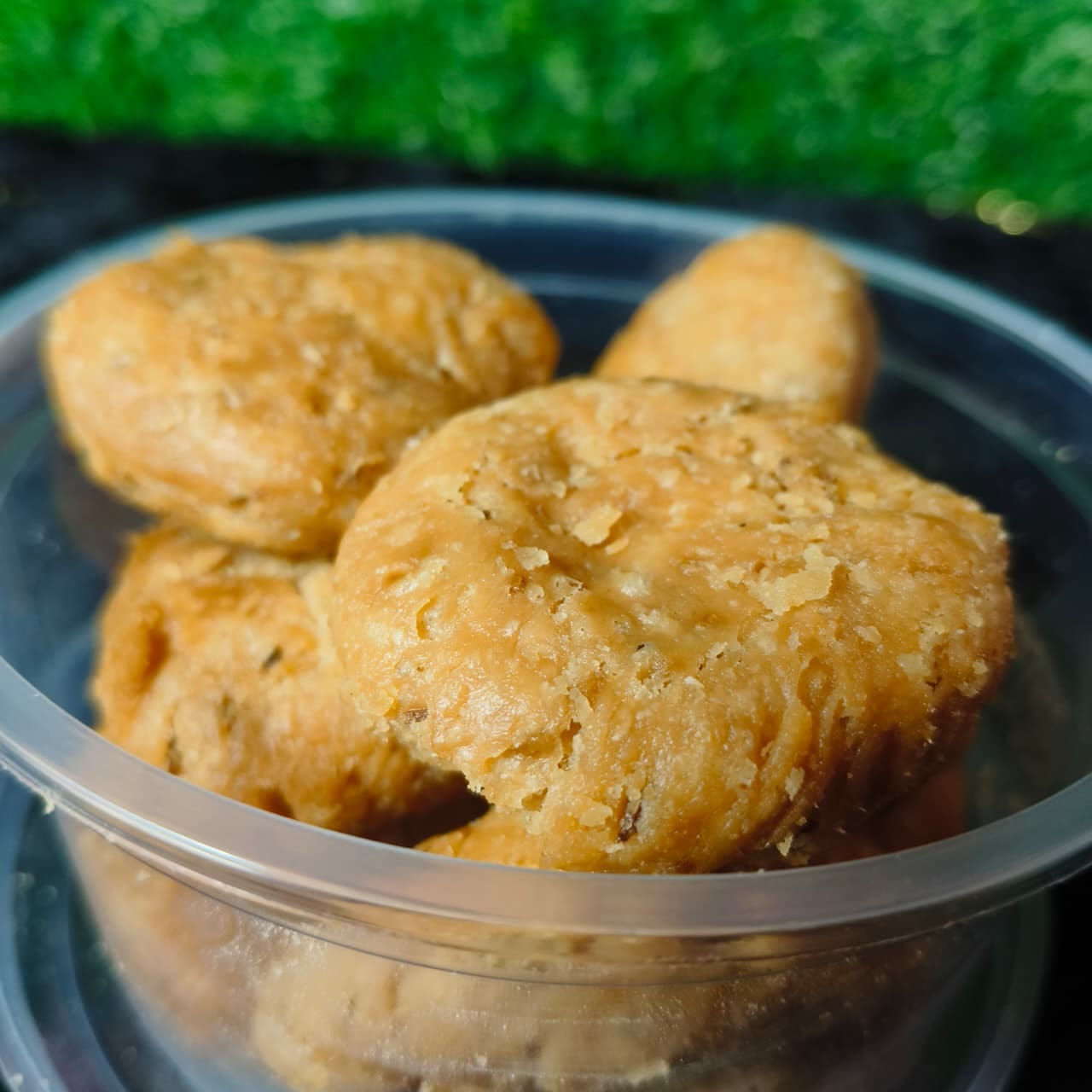 Luni Khuruma – The Savory Crunch of Shrimandir - Image 2